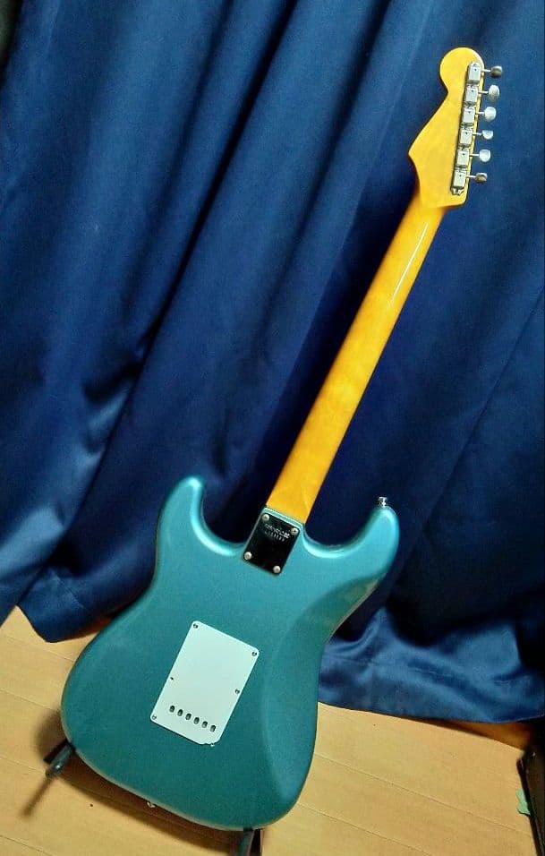 Fernandes? ストラトキャスター