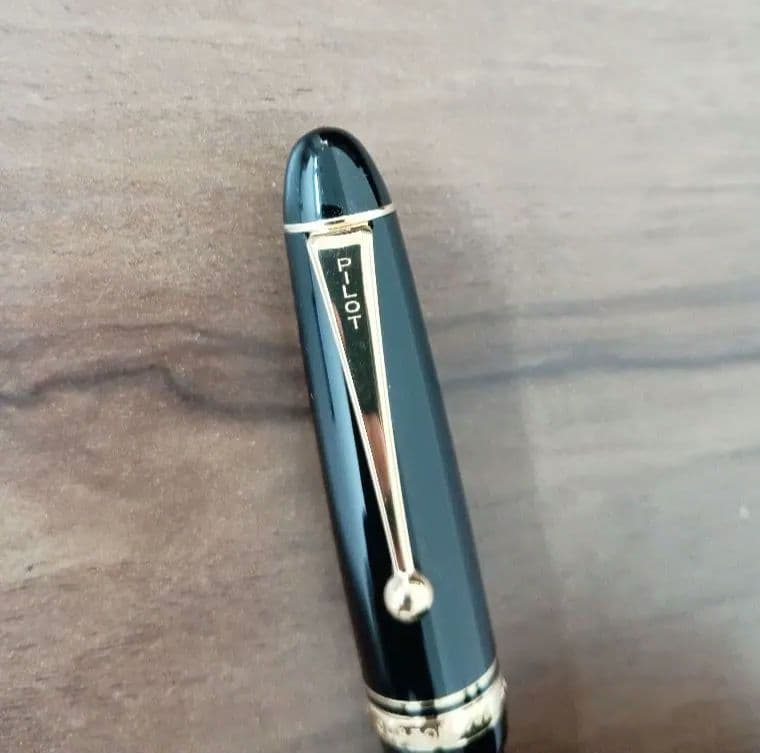 PILOT 万年筆 CUSTOM 742 黒 14K インク付き