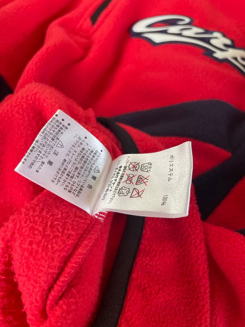 カープ×デサント　フリースパーカー