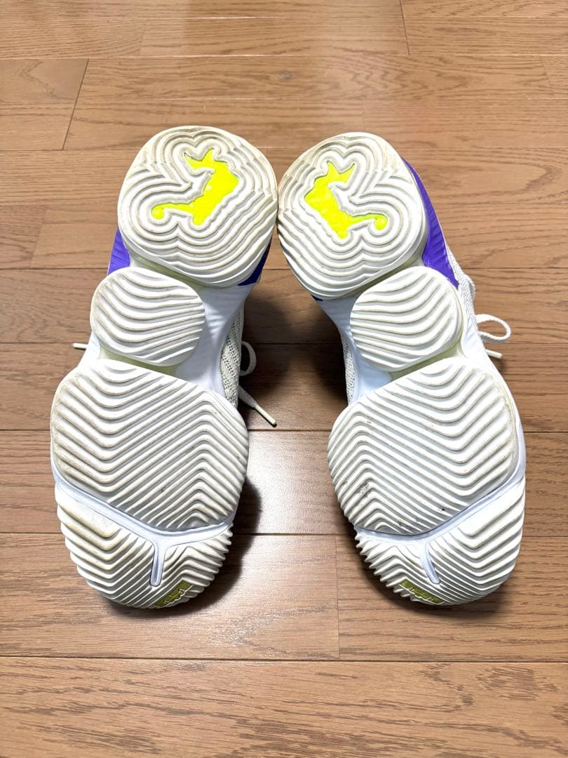 NIKE レブロン16 バズライトイヤー　シューズ
