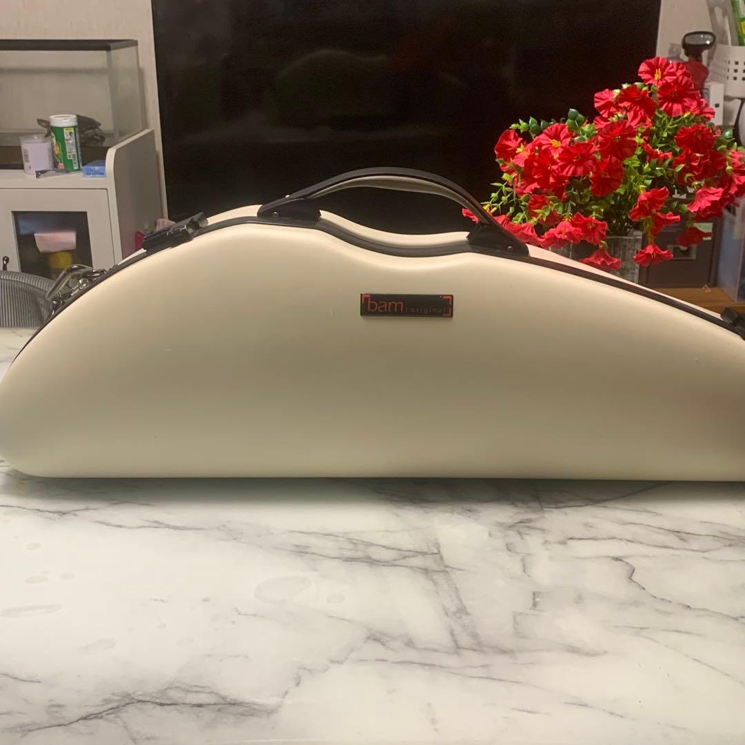 激安■bam ホワイト系 バイオリンケース半月型4/4　ロック機能付き■傷あり