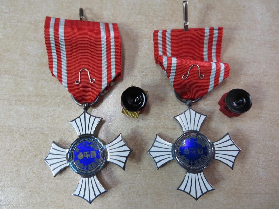 日本赤十字社　有功章勲章　明治21年　略綬ケース付き　2個セット