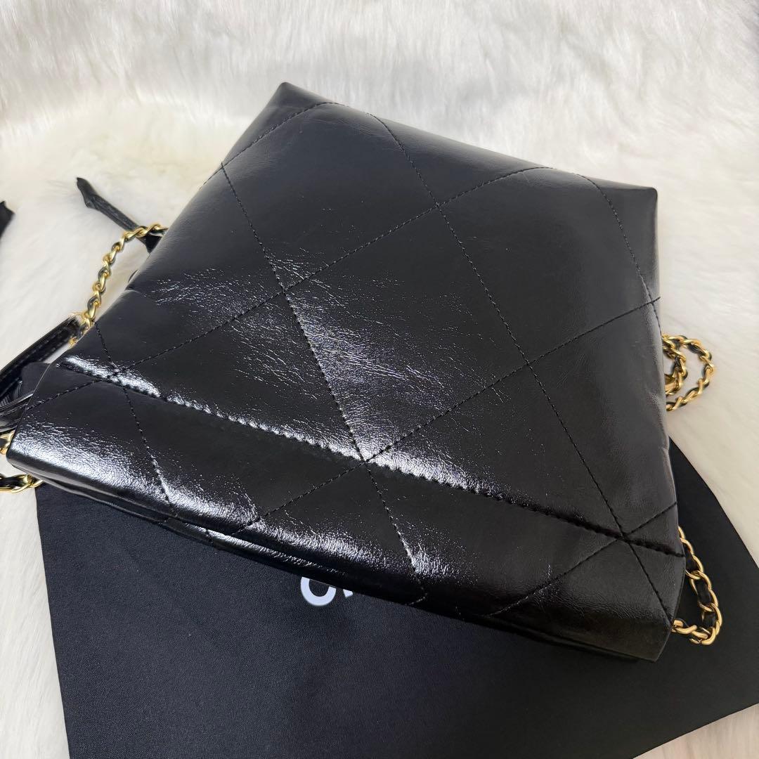 r*n様 CHANEL ノベルティ チェーンバッグ パール ポーチ付き