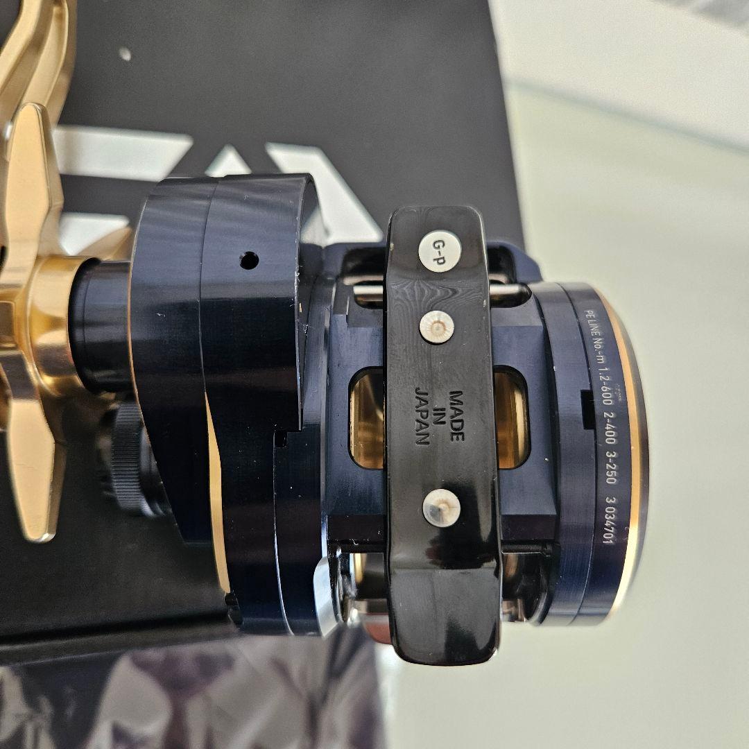 ブル ダイワ ソルティガ IC 300 ベイトリール