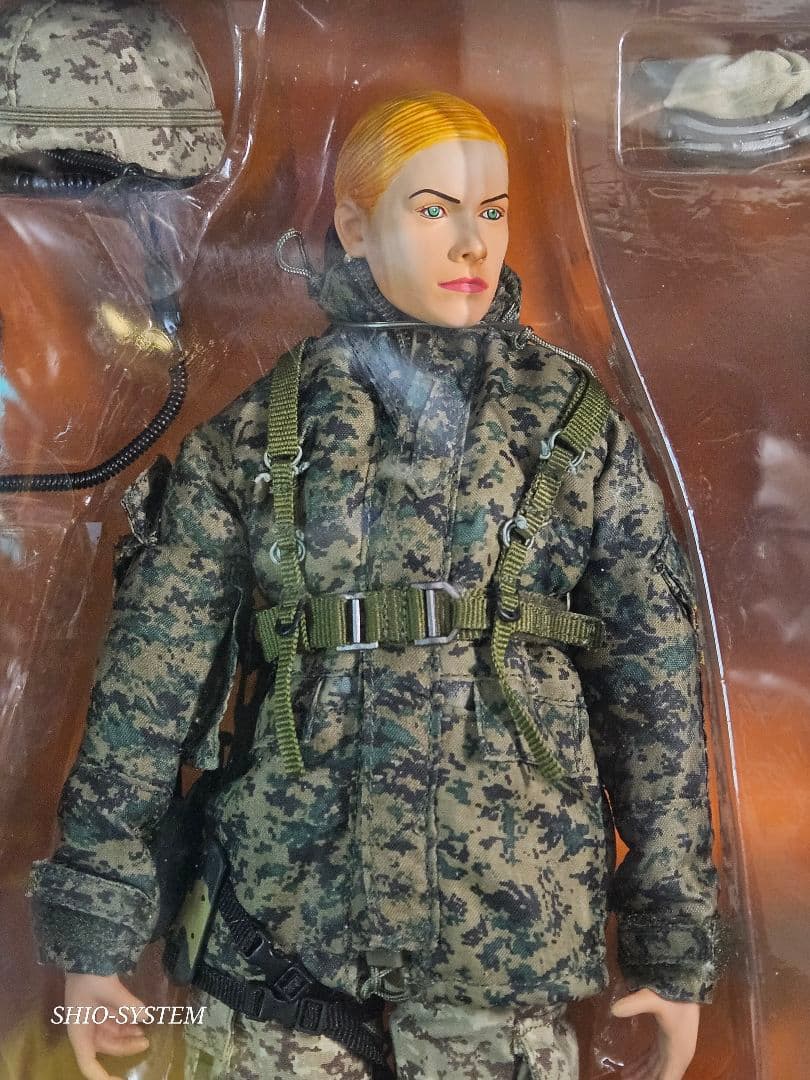 【未使用品】ホットトイズ 1/6 アメリカ海兵隊 女性兵士