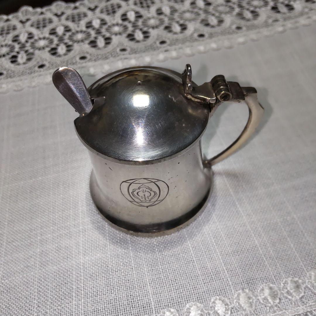 銀製小さなシュガー入れ