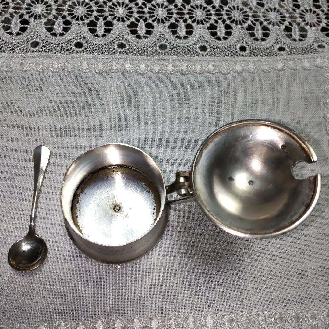 銀製小さなシュガー入れ