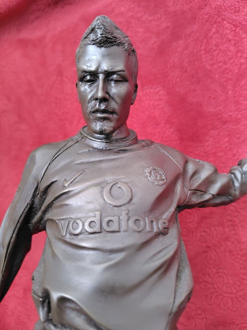 デビッド・ベッカム ブロンズ像