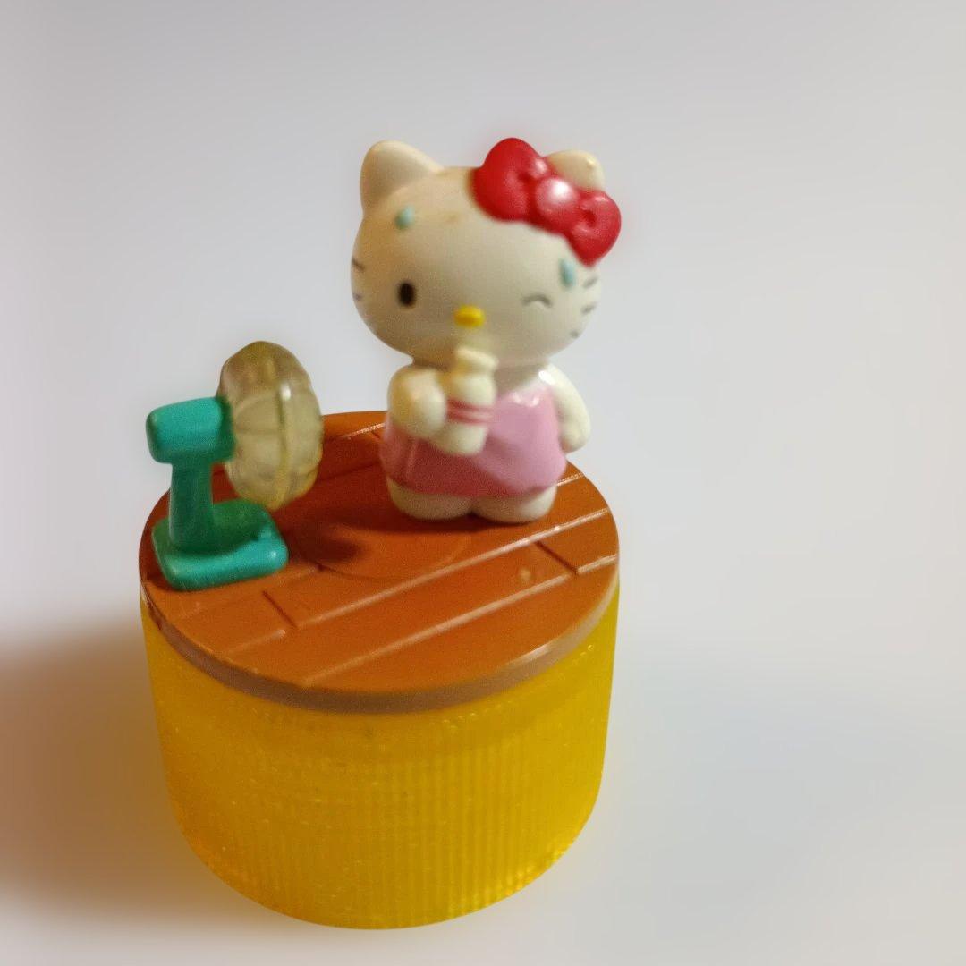 d*7様 平成レトロ★ハローキティ★ ★ペットボトルキャップ 4個セット