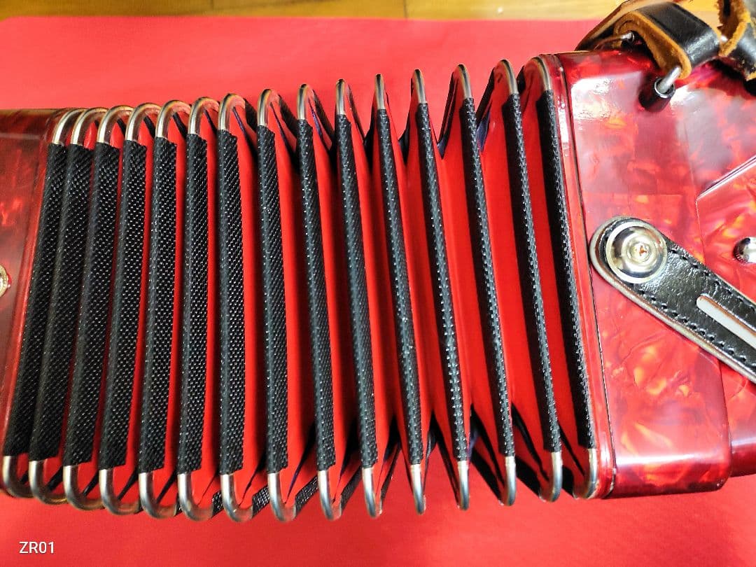 YAMAHA アコーディオン 赤 マーブル模様