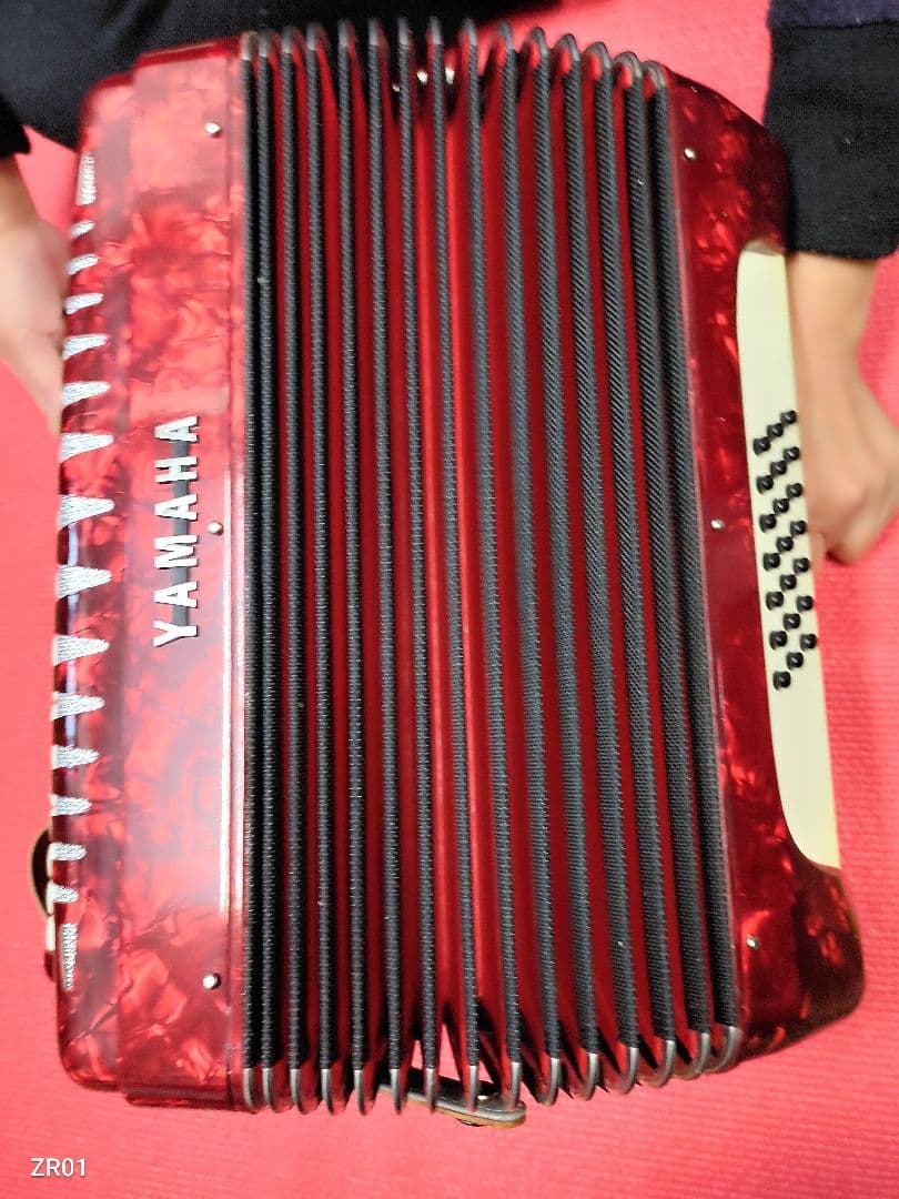 YAMAHA アコーディオン 赤 マーブル模様