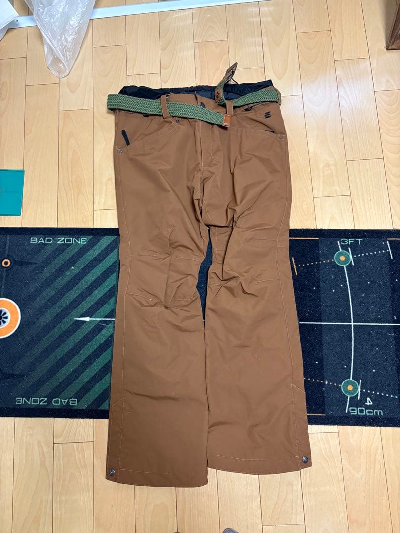 ESTVIO スノーボードウェアセット（ジャケット＆パンツ）