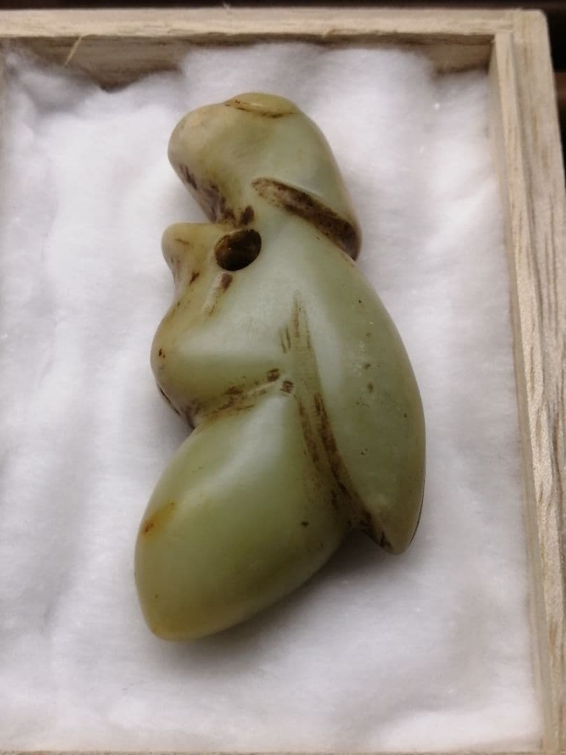 ★縄文期『糸魚川翡翠獣形勾玉』出土品　7.3cm　儀式勾玉　非常に珍しい勾玉です