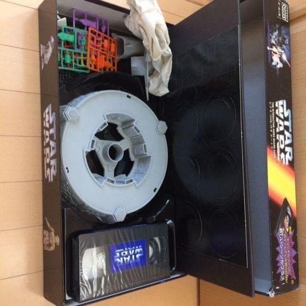 送料無料　未使用・未開封　スター・ウォーズ ビデオ(VHS)付き ボードゲーム