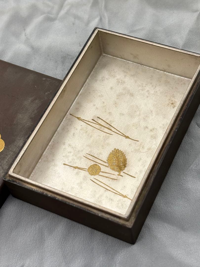 【吉祥鶴~金蒔絵小函】神韻縹渺の香合・古美術品・木調漆器・伽羅・香木沈香・茶道具