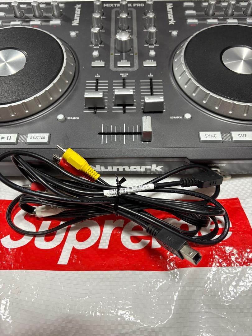 Numark Mixtrack Pro DJコントローラー