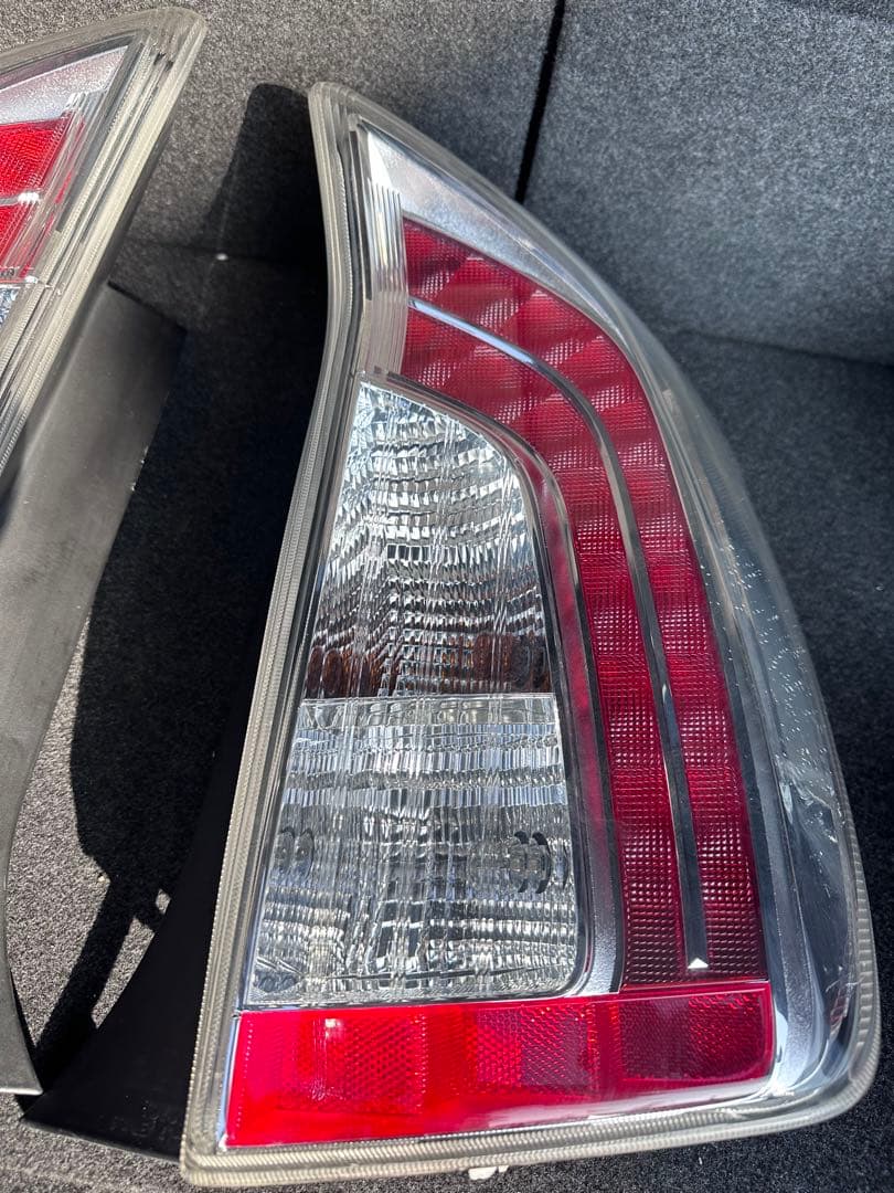 トヨタ　30後期　プリウス　テールランプ　右左セット