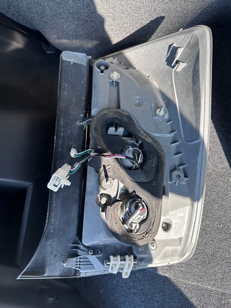 トヨタ　30後期　プリウス　テールランプ　右左セット