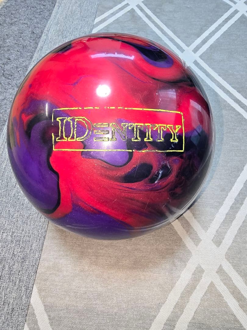 う*様 IDENTITY アイデンティティー　箱あり　１５ポンド　ボウリングボー