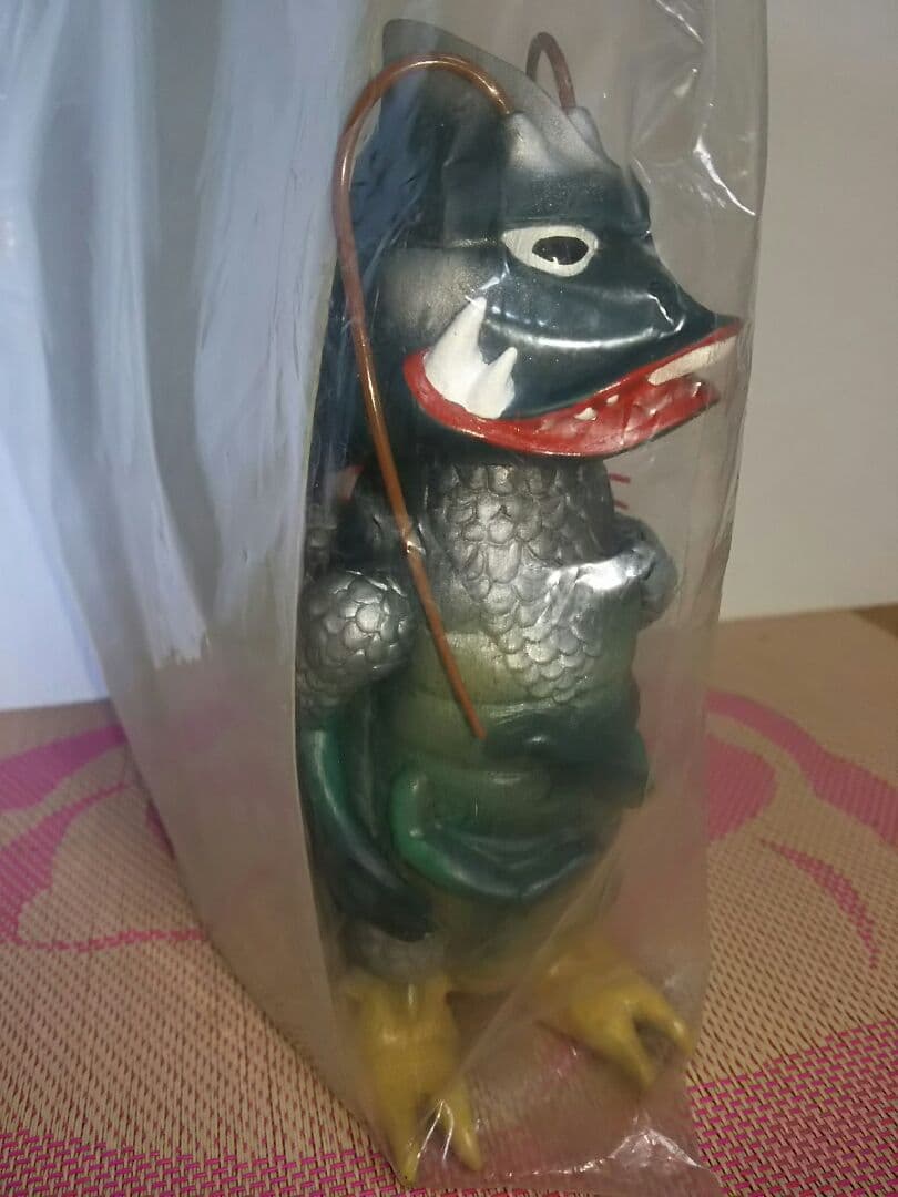 希少品　ディーラー限定　岩谷産業　インタック　ゴキブリ怪獣ゴキドン　ソフビ