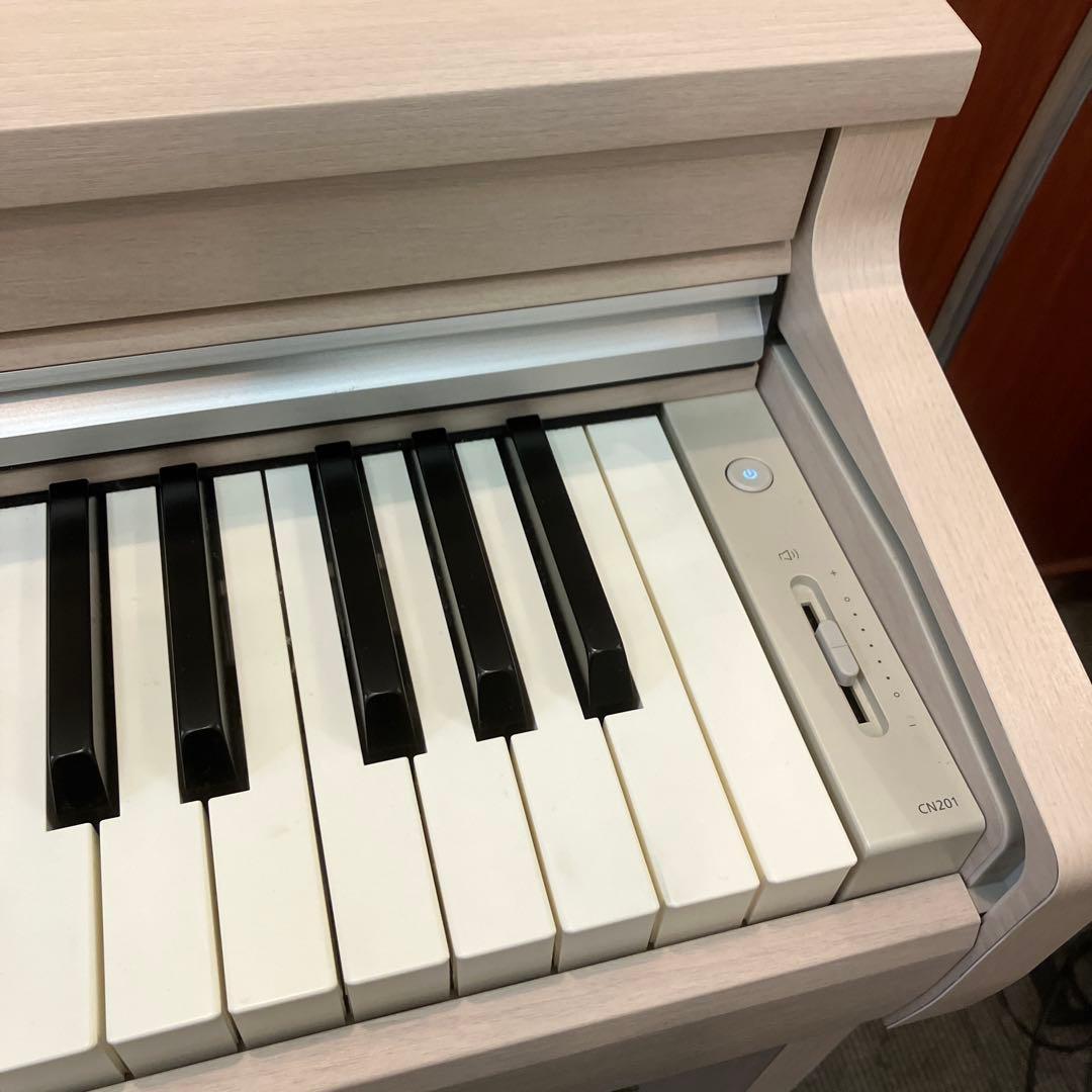 美品　KAWAI　電子ピアノCN201A　2024年10月購入品　ホワイト