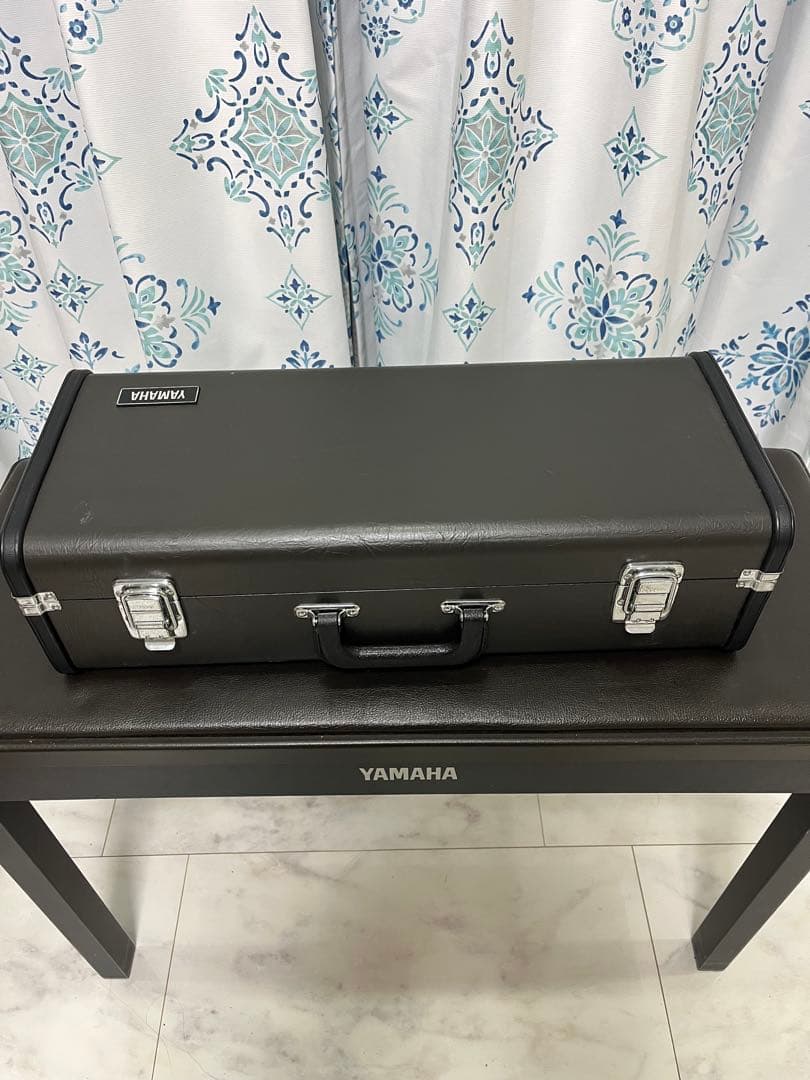 ゴールド トランペット 3バルブ ケース付き