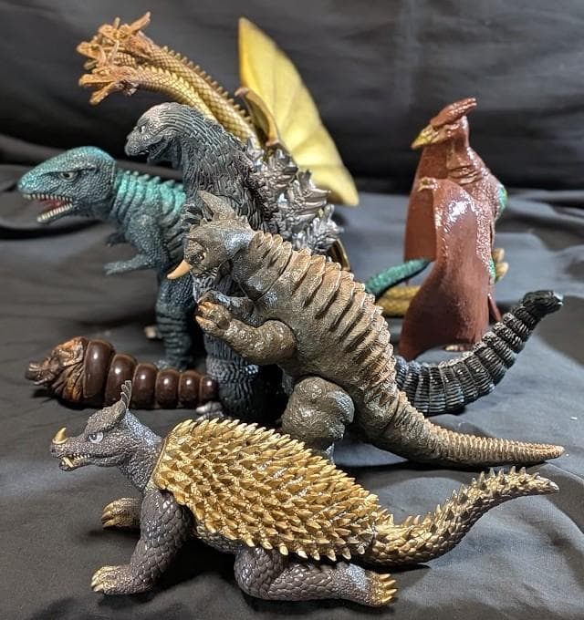 昭和ゴジラ・キングギドラ・ゴロザウルス・バラゴン他（バンダイ）ソフビ７体セット