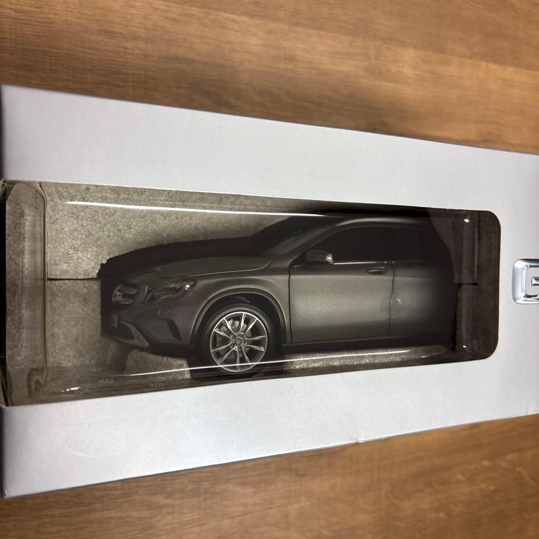 Mercedes Benz メルセデスベンツ GLA-CLASS 1/18