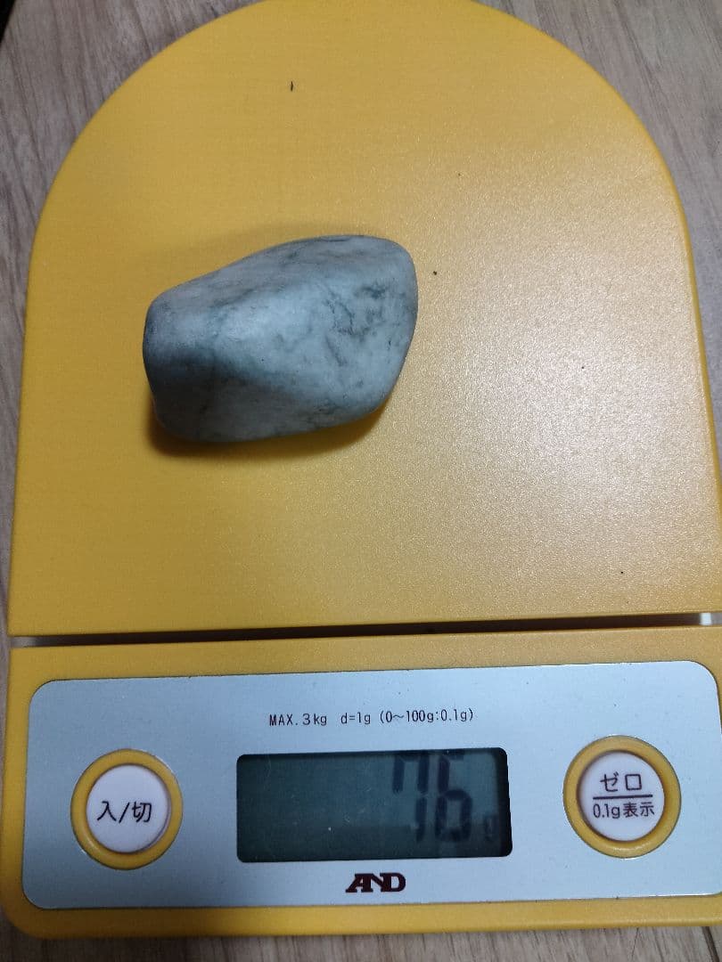 国石翡翠76g ヒスイ　ひすい　新潟県 糸魚川市姫川翡翠　原石　翡翠
早い者勝ち