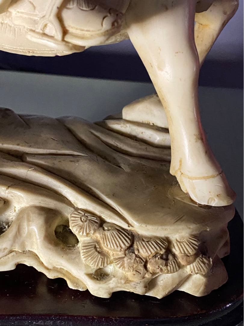 天然素材　騎馬武将像 木製台座付き　骨董