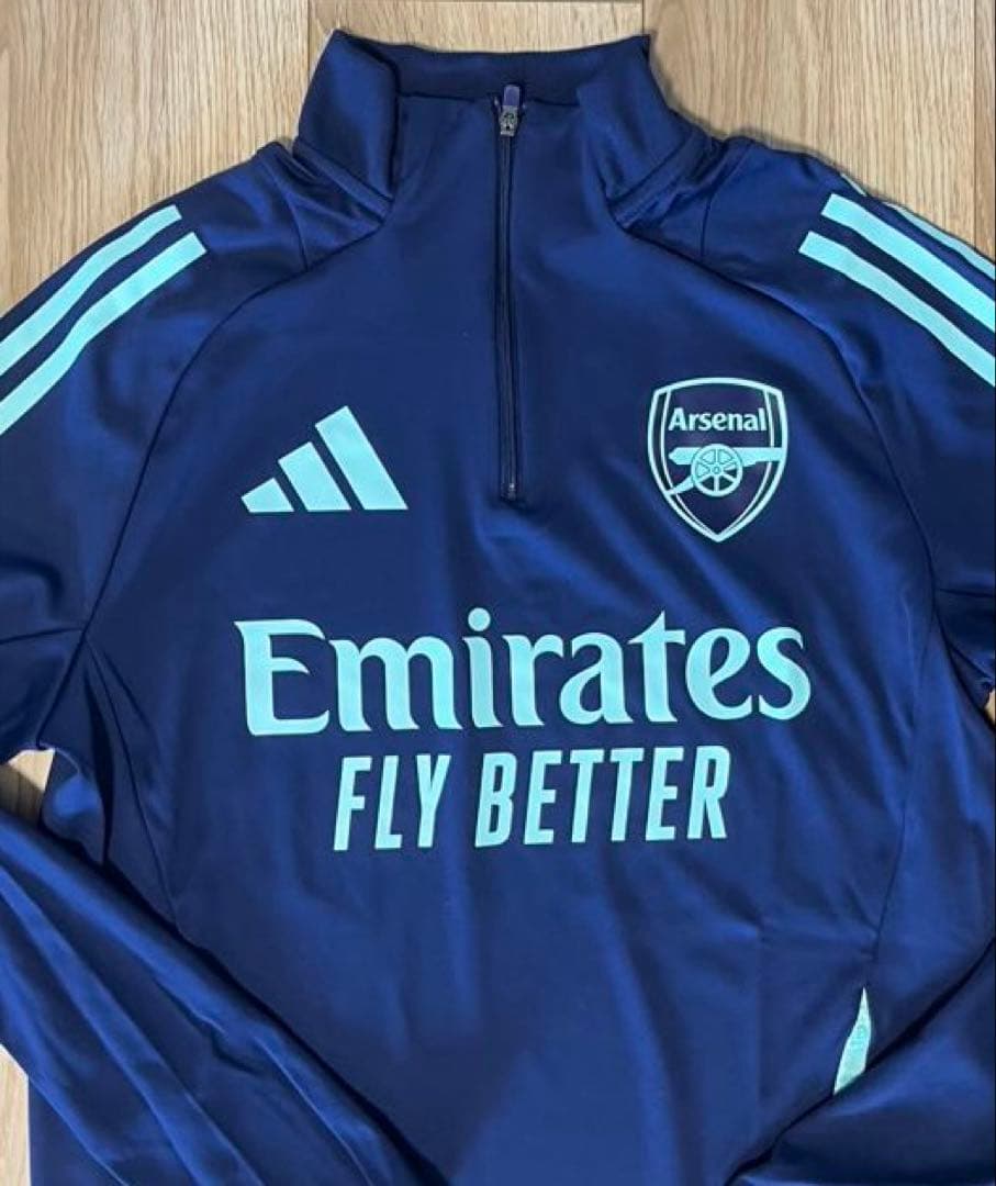 アディダス　アーセナル　トレーニングトップ、パンツ　セット　Mサイズ　新品