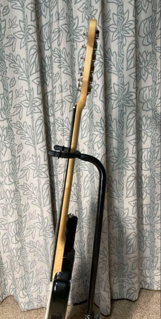 SX エレキギター サンバースト　スタンド付き　キズ有り ベルト付