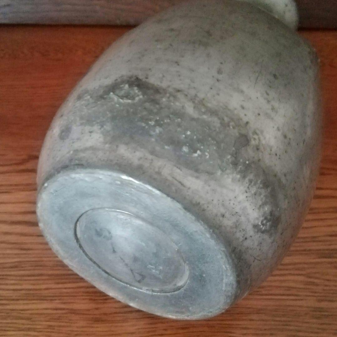 鈍い銀色　荒れた肌　枯れた錫の徳利　花活け　一輪挿し　江戸明治　水漏れあり