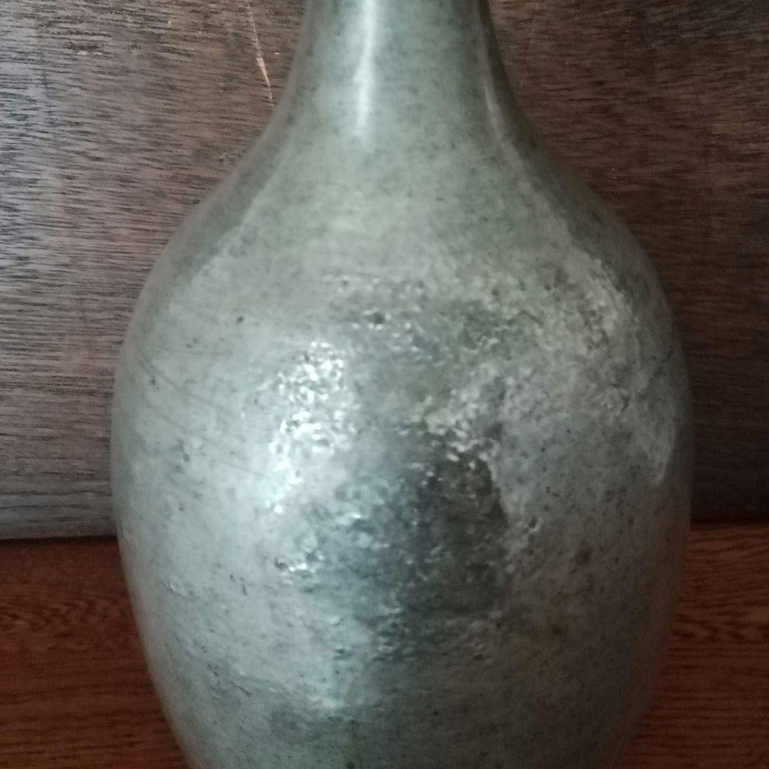 鈍い銀色　荒れた肌　枯れた錫の徳利　花活け　一輪挿し　江戸明治　水漏れあり