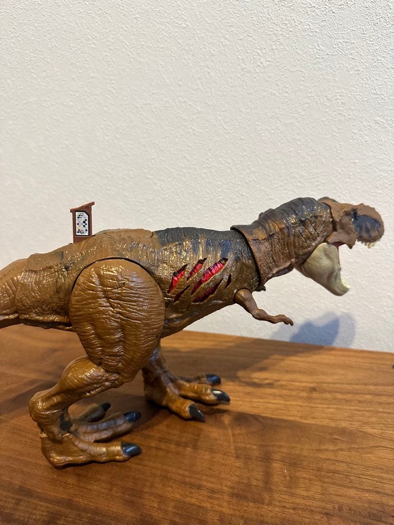 マテル　ジュラシックワールド　ダメージTレックス・モササウルスフィギュアセット