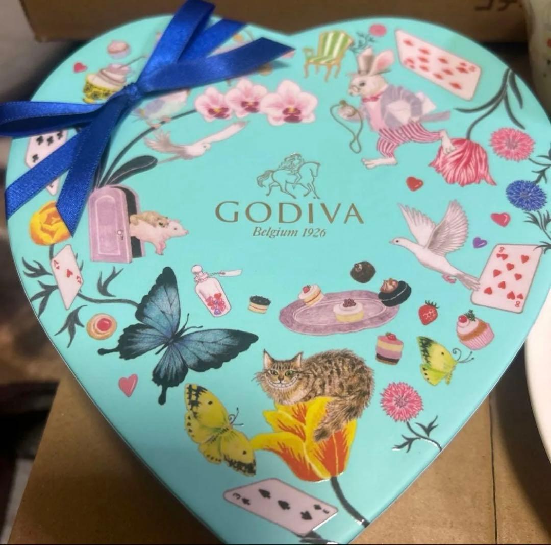 GODIVA ハート型ボックス チョコレート、カップ&ソーサーセット