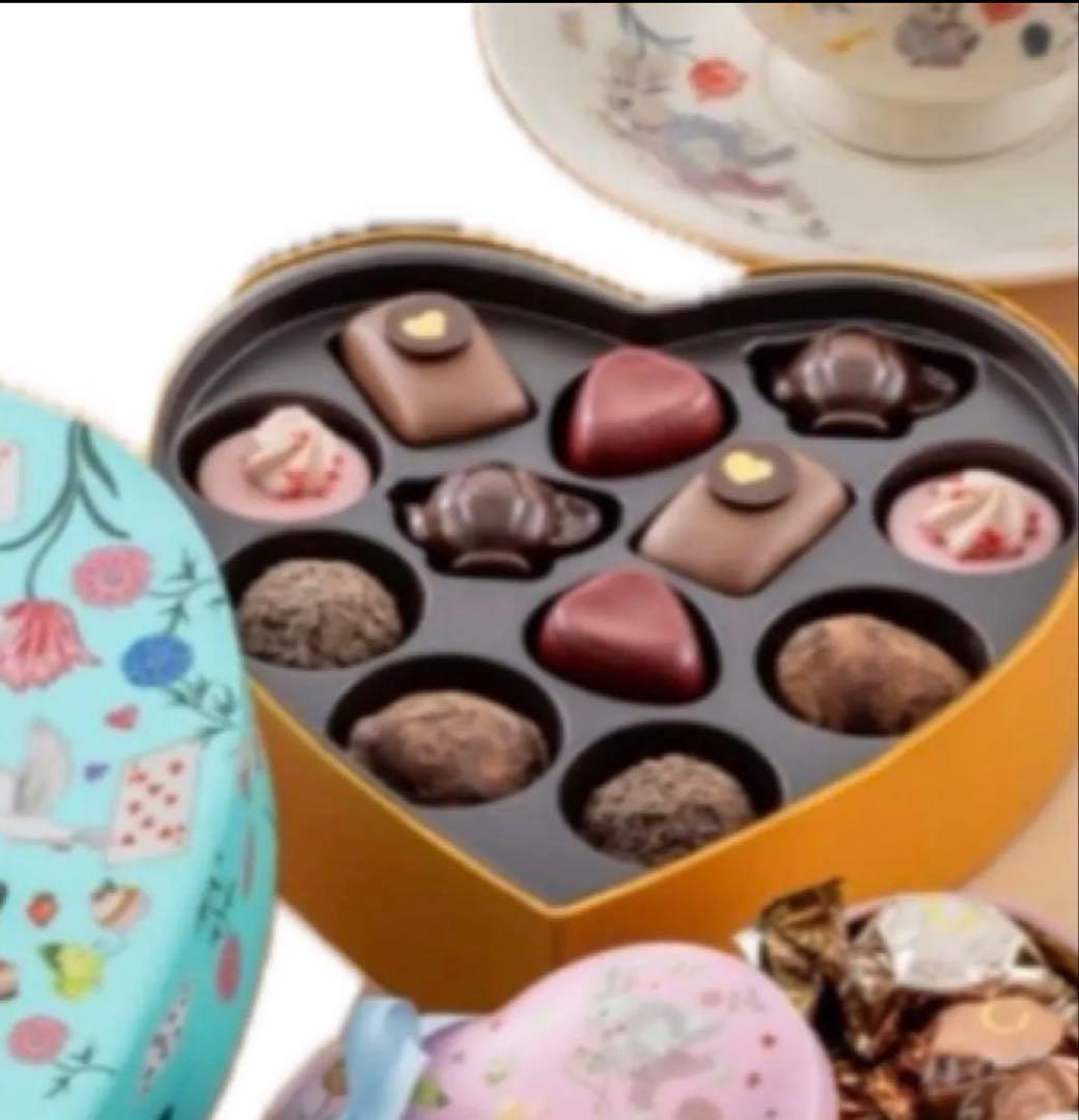 GODIVA ハート型ボックス チョコレート、カップ&ソーサーセット
