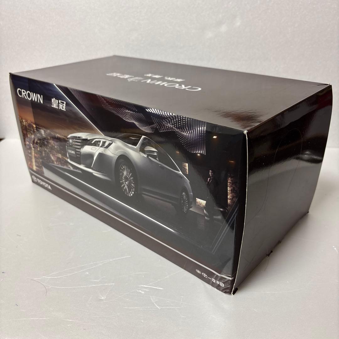 CROWN ワインレッド セダンモデル