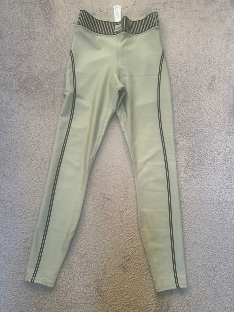 alo レギンス xs limestone Airlift