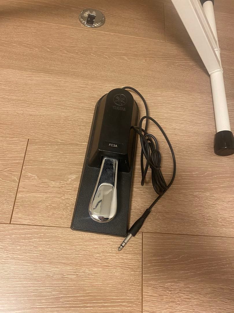 電子ピアノYAMAHA P-45WH鍵盤：88鍵（GHS鍵盤）　ペダル付き