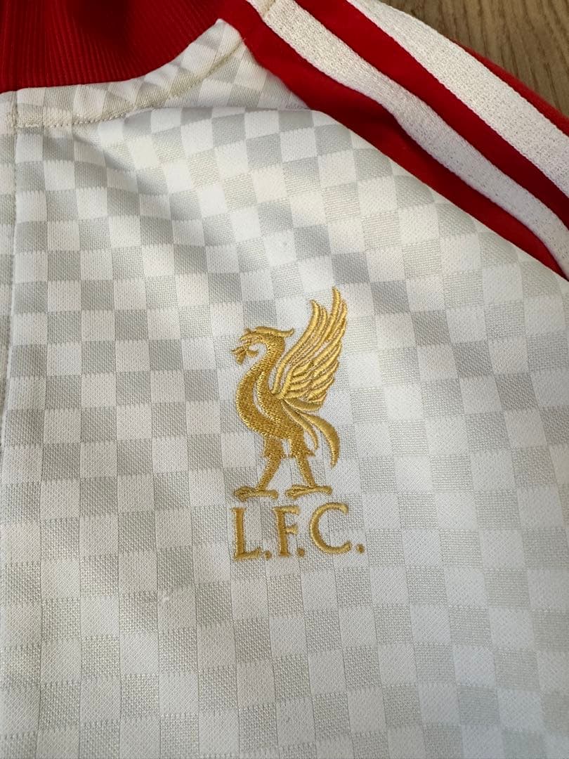 激レア アディダス　リバプールFC　ロゴ刺繍　トラックジャケット　ジャージ