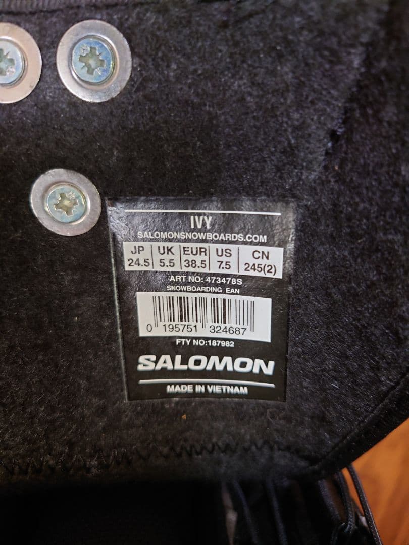 SALOMON スノーボードブーツ