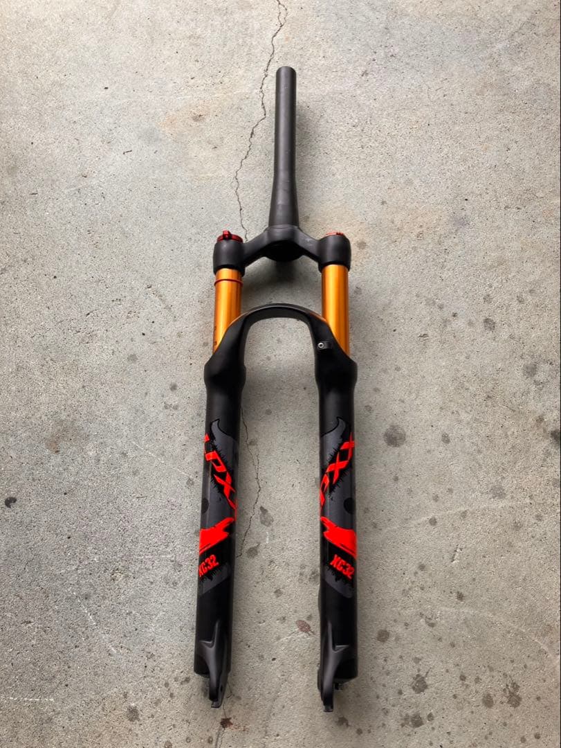 XC32エアーサスペンションブラック/オレンジ