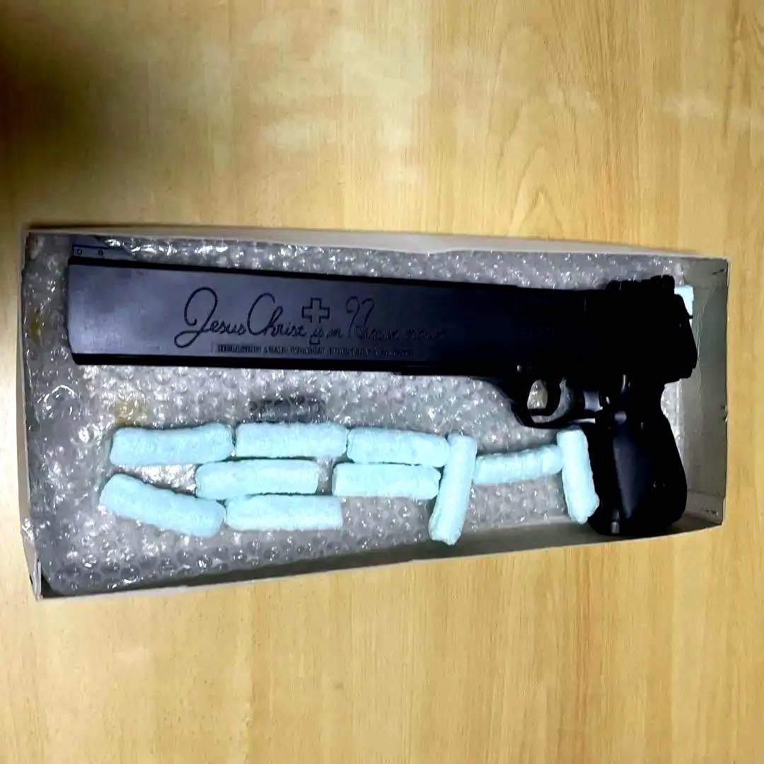 【未組立.ディスプレイモデル】アーカードの銃「ジャッカル」対化物戦闘用13mm