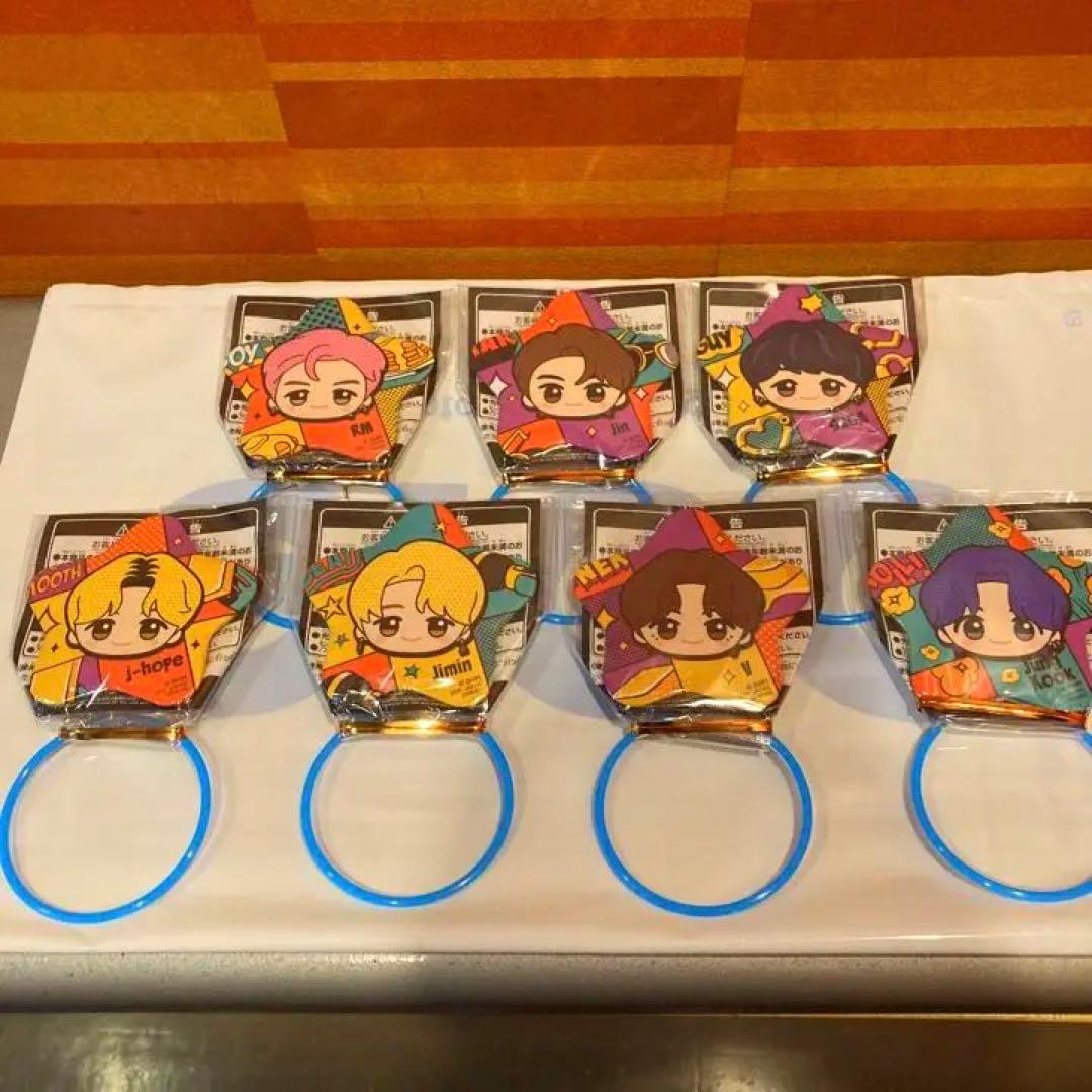 BTS TinyTAN Butter ちびぐるみ星型ビッグ缶バッジ 全７種セット