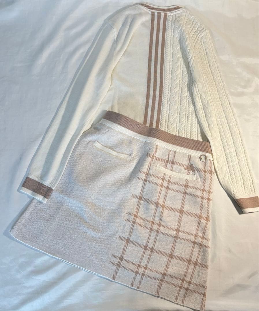 未使用adidasゴルフ　クラシックスタイルのセットアップ　ニット　スカート