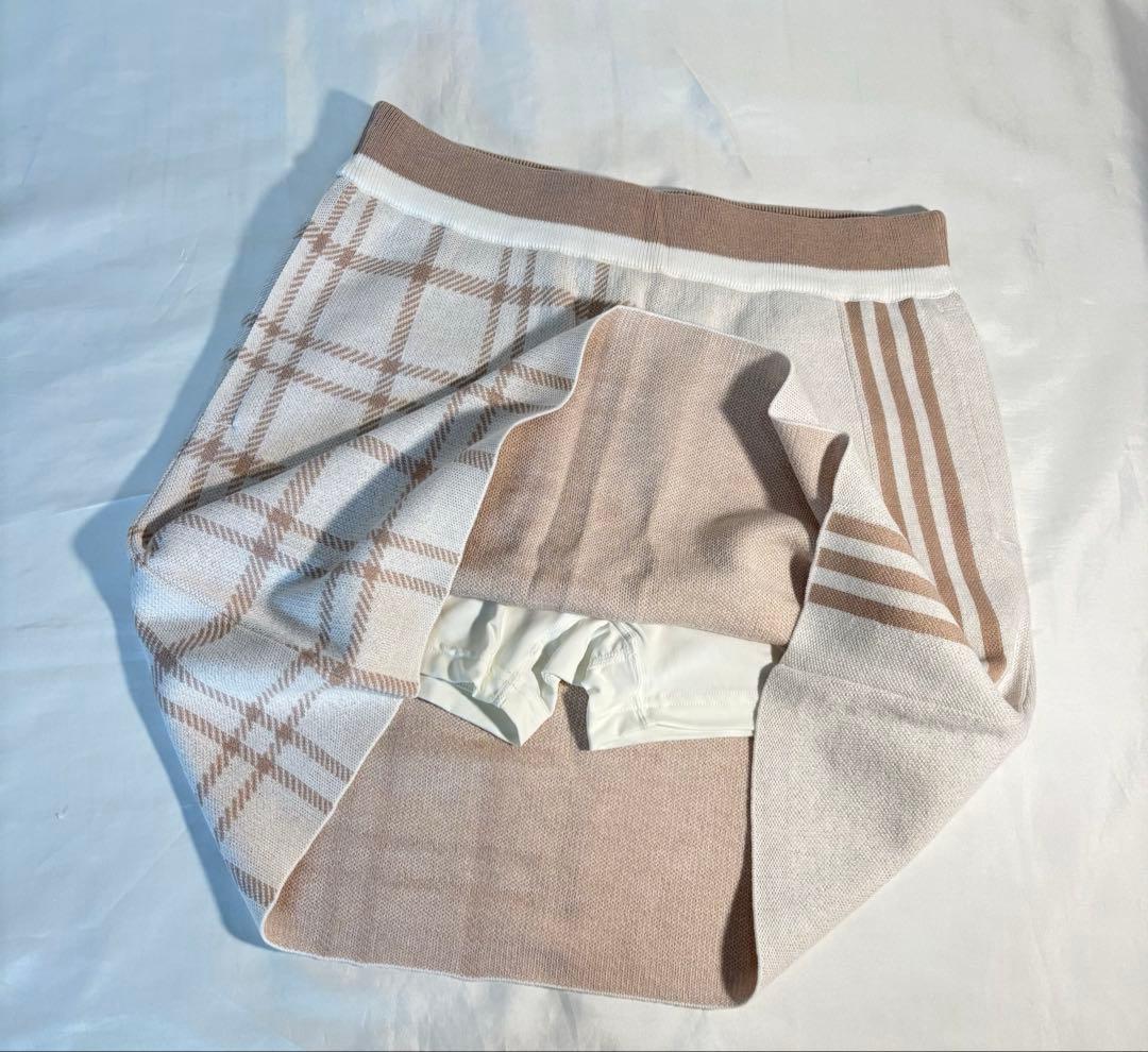 未使用adidasゴルフ　クラシックスタイルのセットアップ　ニット　スカート