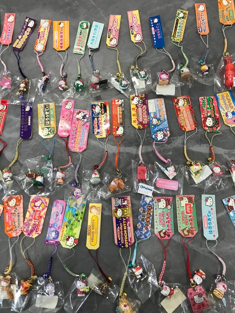 【まとめ売り】ハローキティ ご当地 キーホルダー ストラップ セット 70個