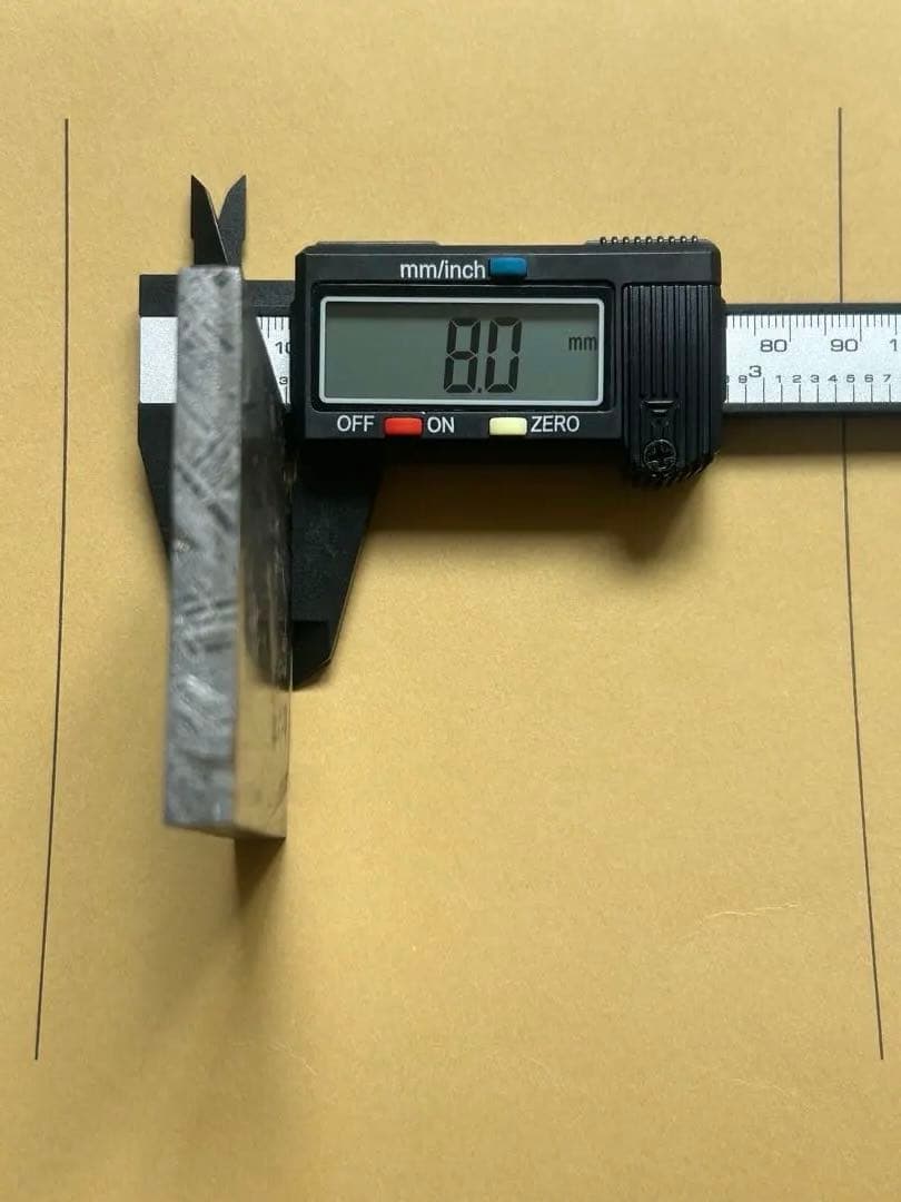 も*も様 アルタイ鉄隕石　パワーストーン 美しいスクエアシェイプ　約229.15