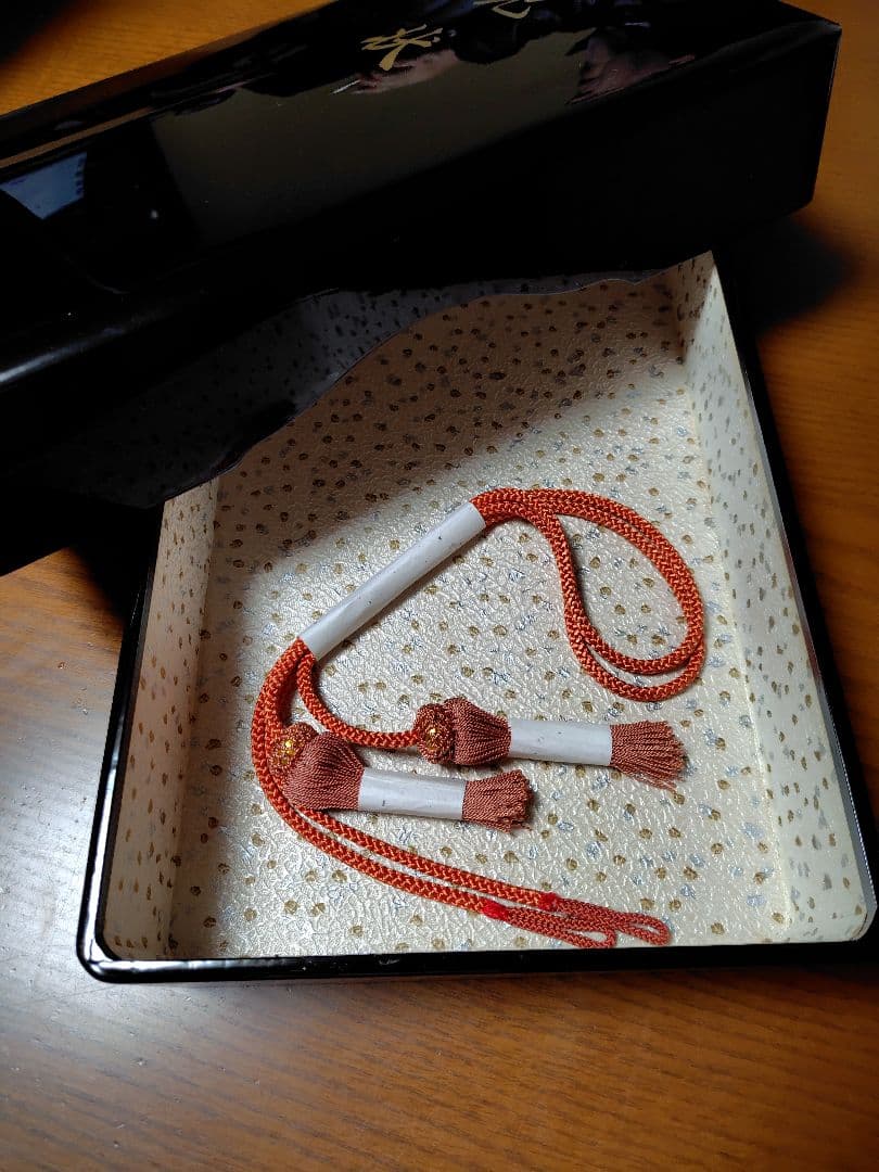 免状箱・房付き・内側金銀和紙張り・漆器